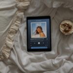 free-photo-of-song-on-spotify-on-tablet
